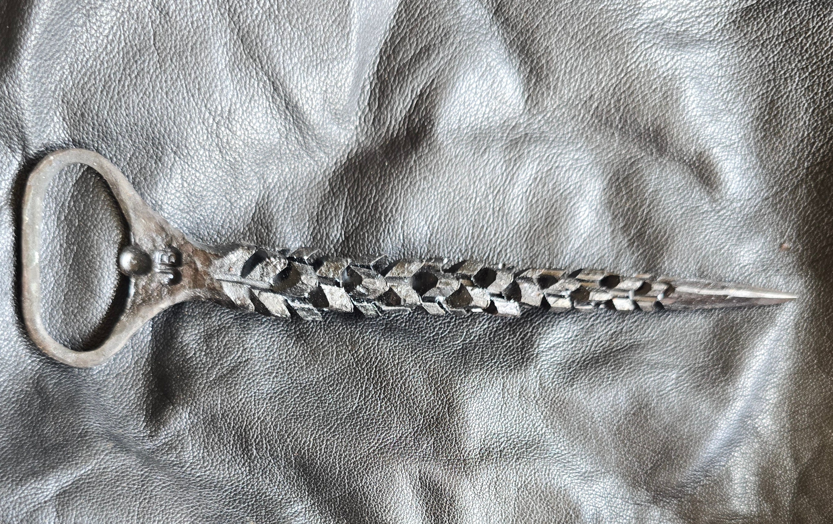 Dragontail Bottle Opener / icepic