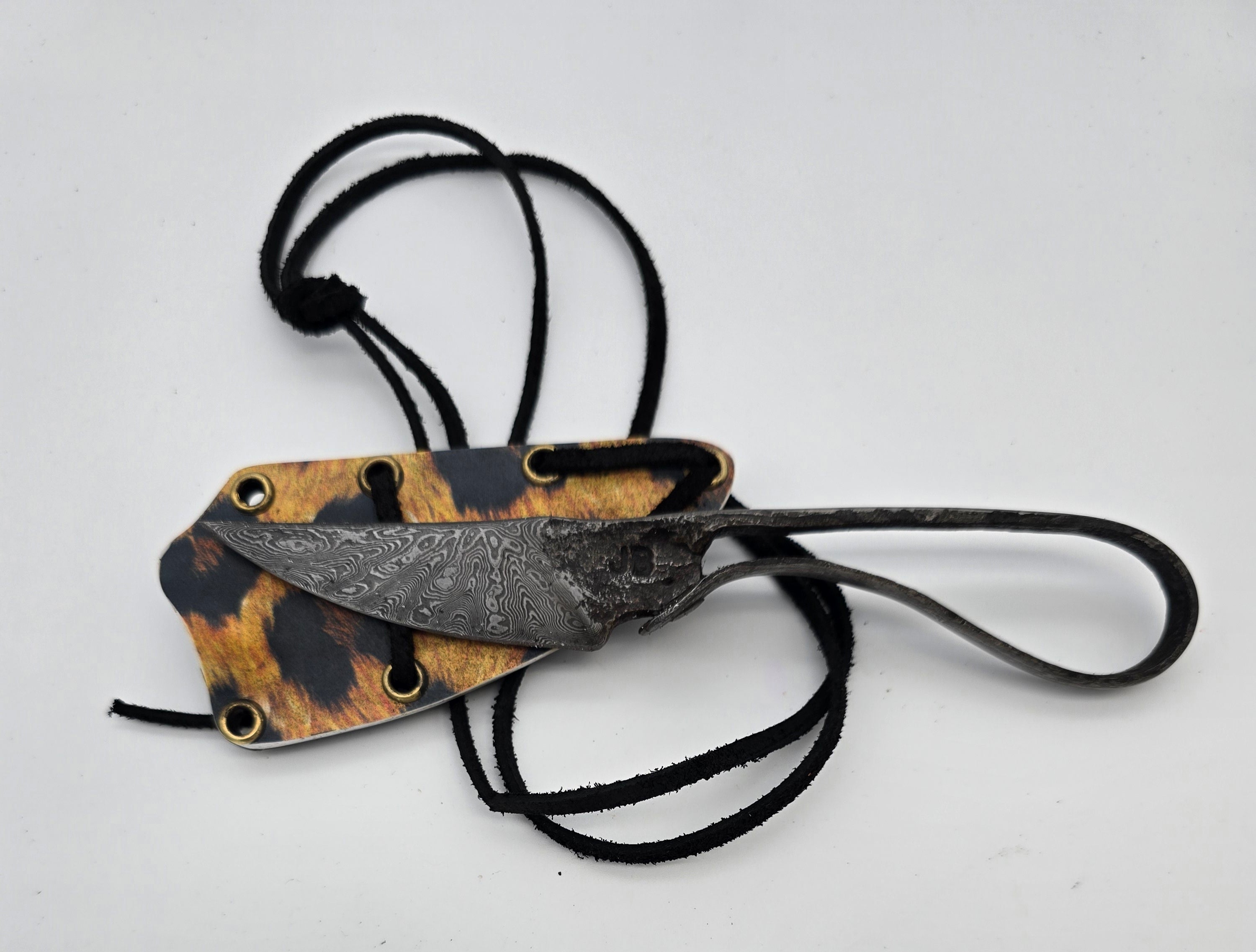 Blacksmith neck knife