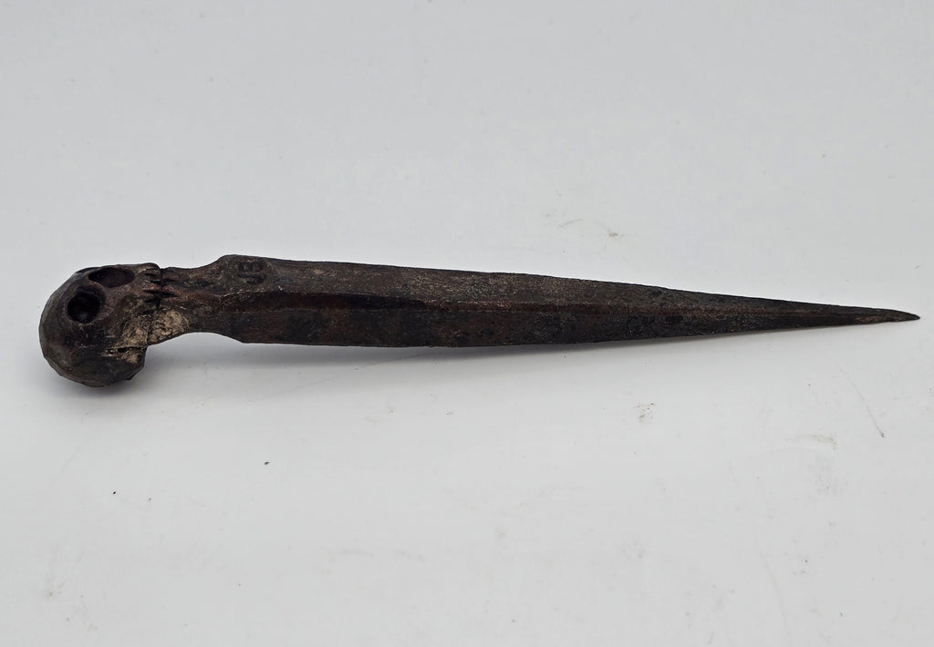 Skull head spike icepic cigar nubber