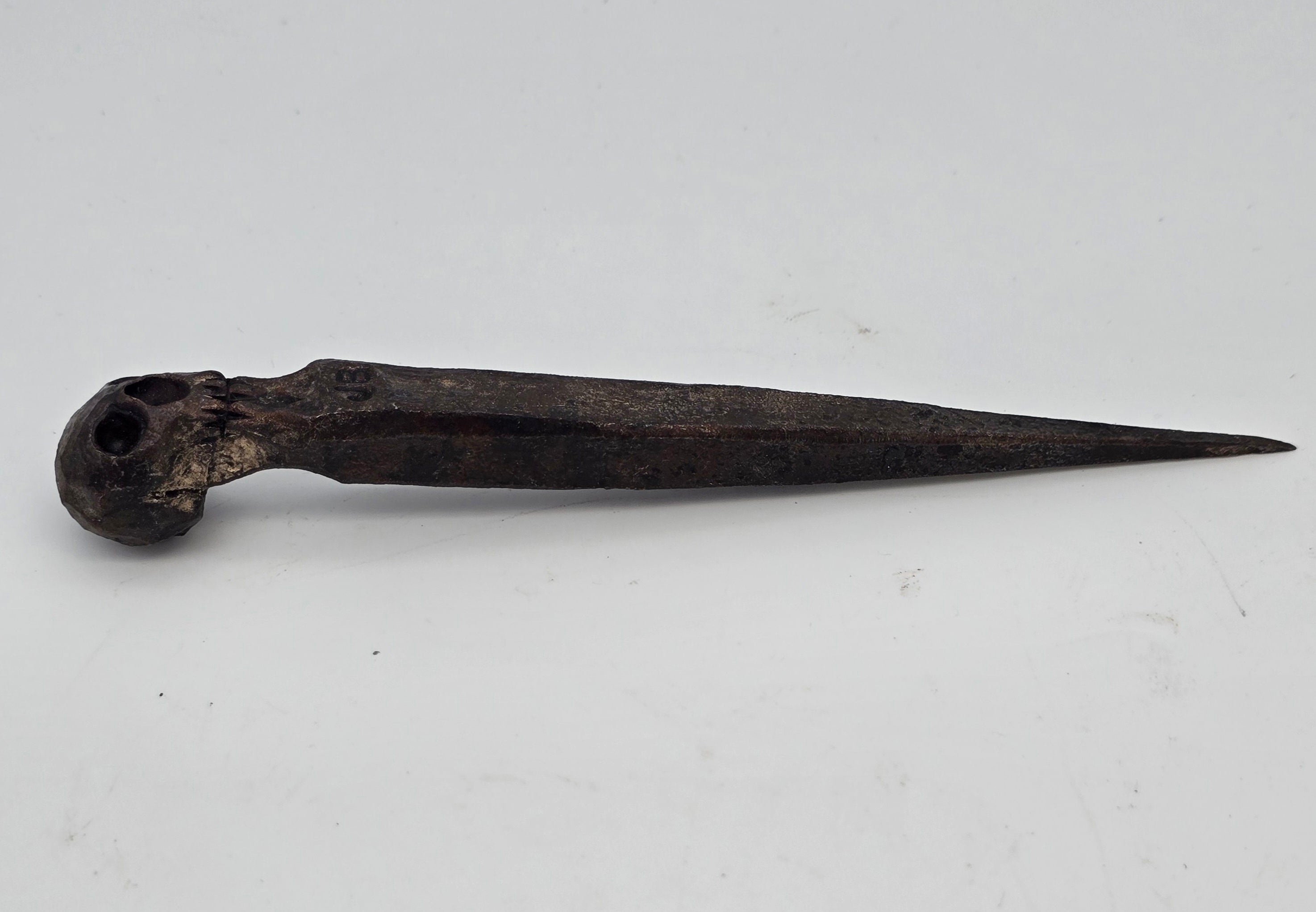 Skull head spike icepic cigar nubber