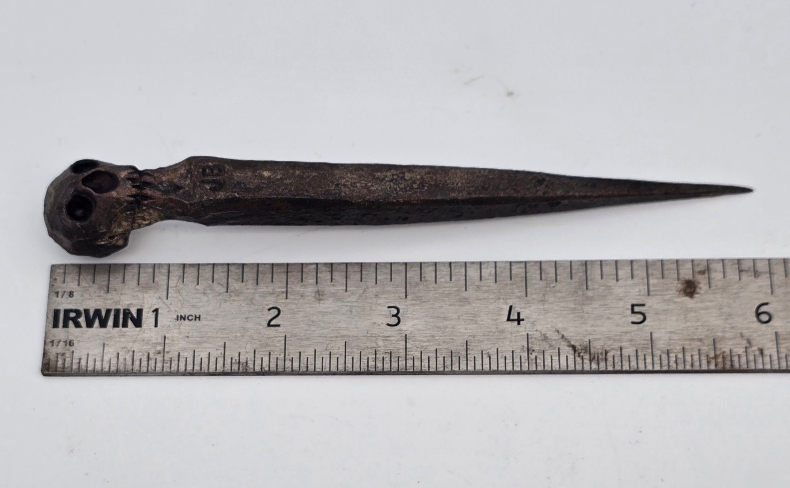 Skull head spike icepic cigar nubber